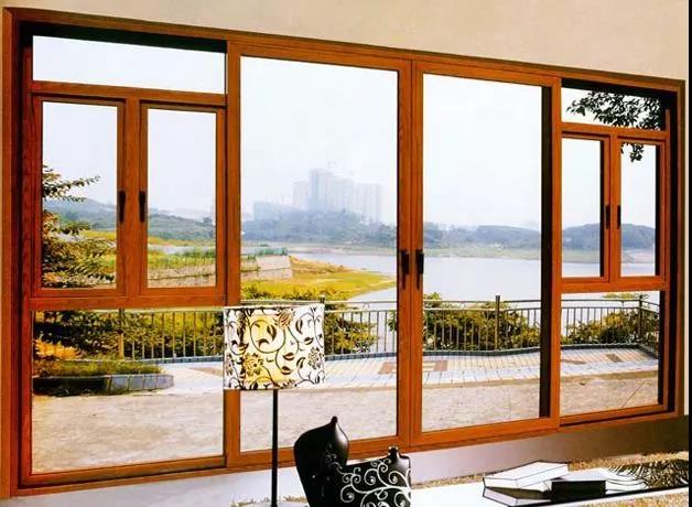 家里財(cái)運(yùn)只出不進(jìn)？跟客廳門窗風(fēng)水有大關(guān)系！