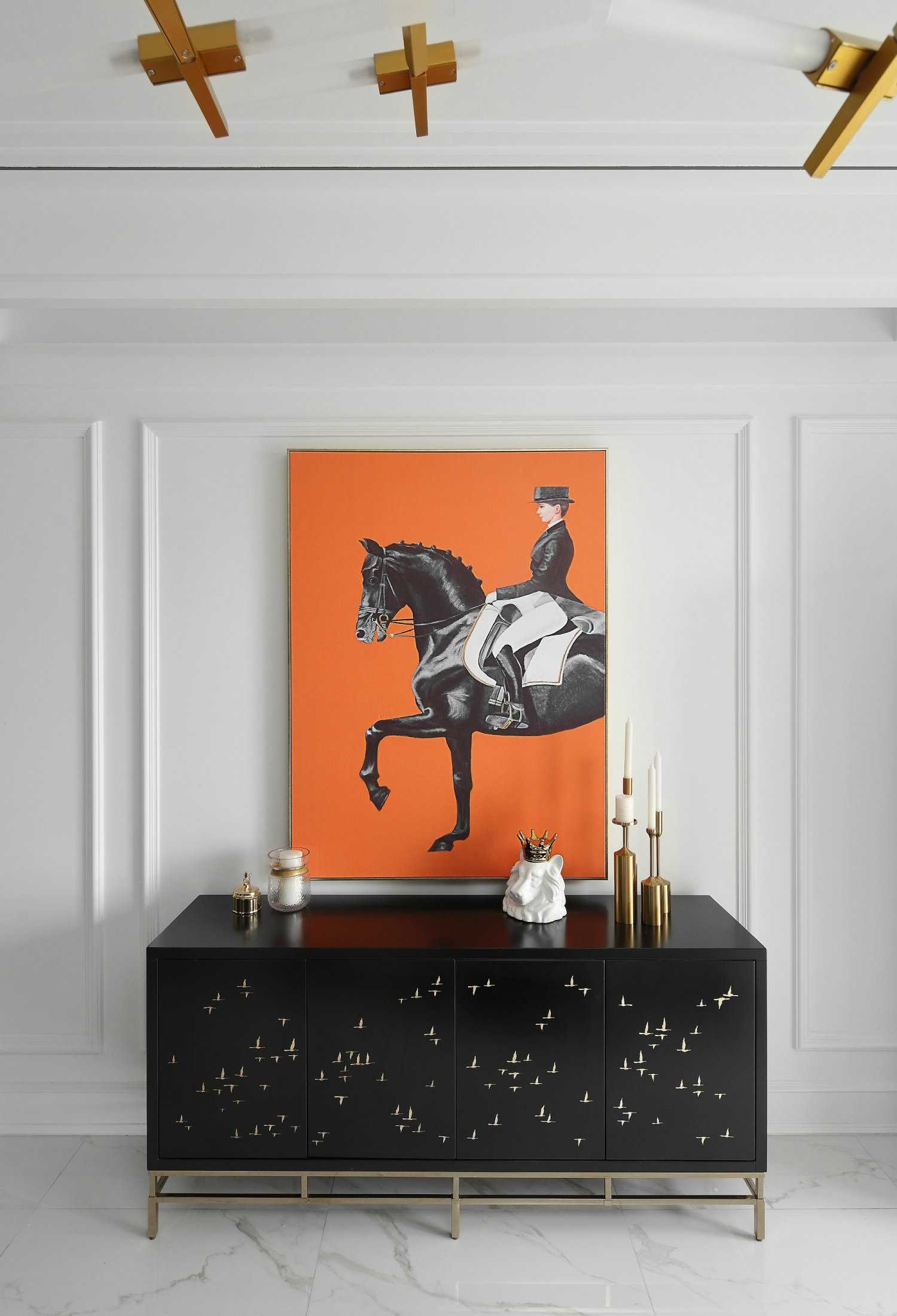 白色為主 黑色點(diǎn)綴 在這個(gè)黑白相交的空間里點(diǎn)綴上香橙色 看起來(lái)沒有一點(diǎn)突兀