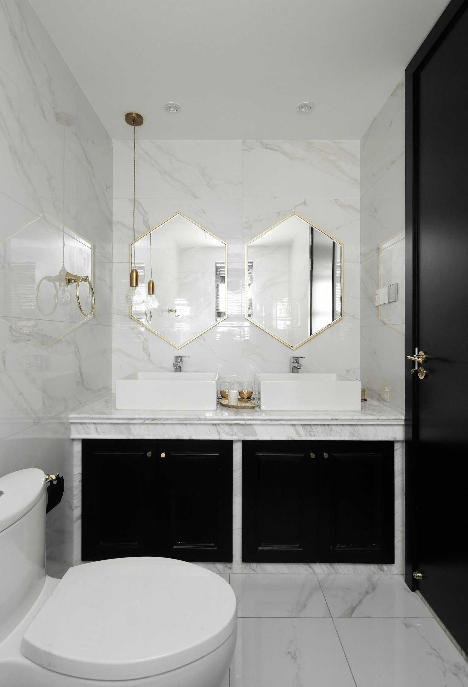 白色為主 黑色點(diǎn)綴 在這個(gè)黑白相交的空間里點(diǎn)綴上香橙色 看起來(lái)沒有一點(diǎn)突兀