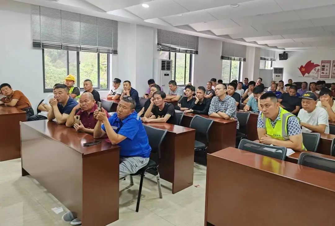 亞通資訊 | 強(qiáng)化崗位練兵，提升技能水平 ——南安水務(wù)公司開展管道安裝工藝培訓(xùn)會(huì)